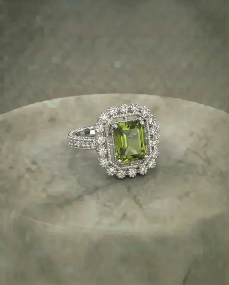 Stor rund diamantring med dubbelkant